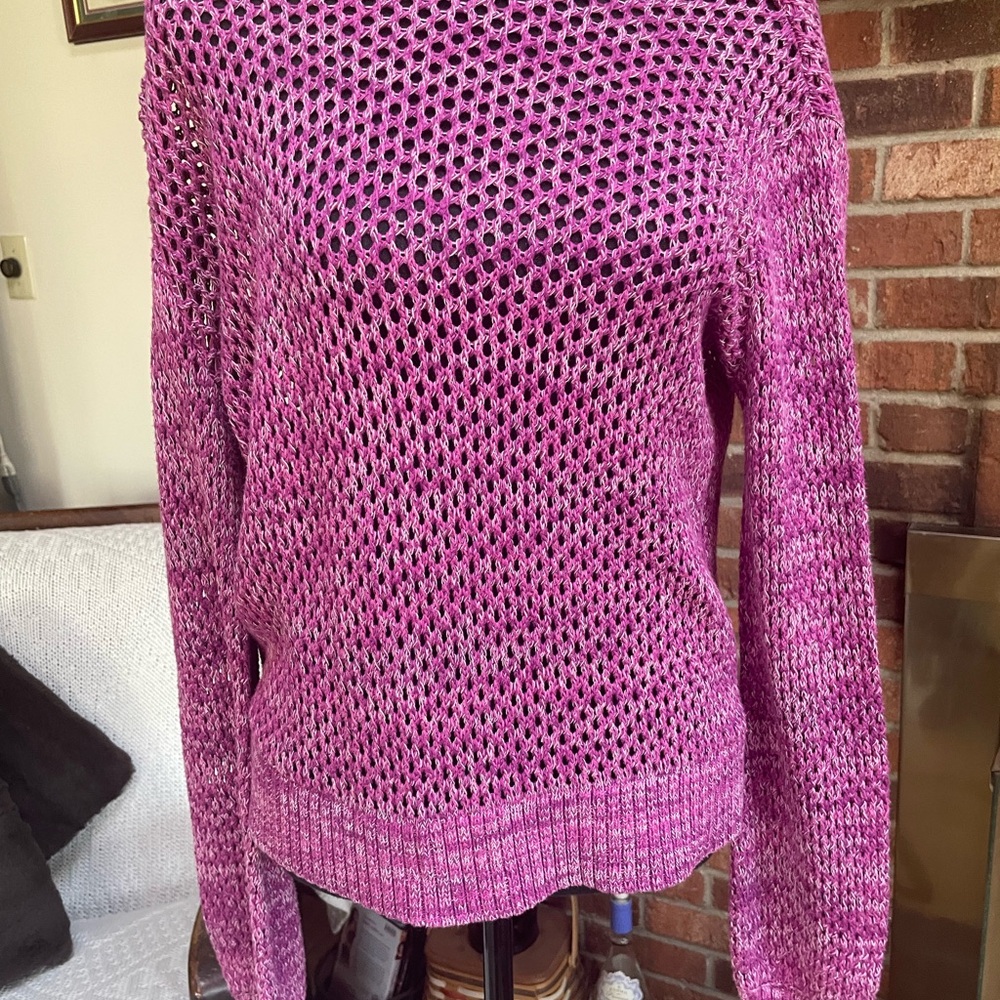 Splendid longsleeve sweater with 25 inch sleeve.